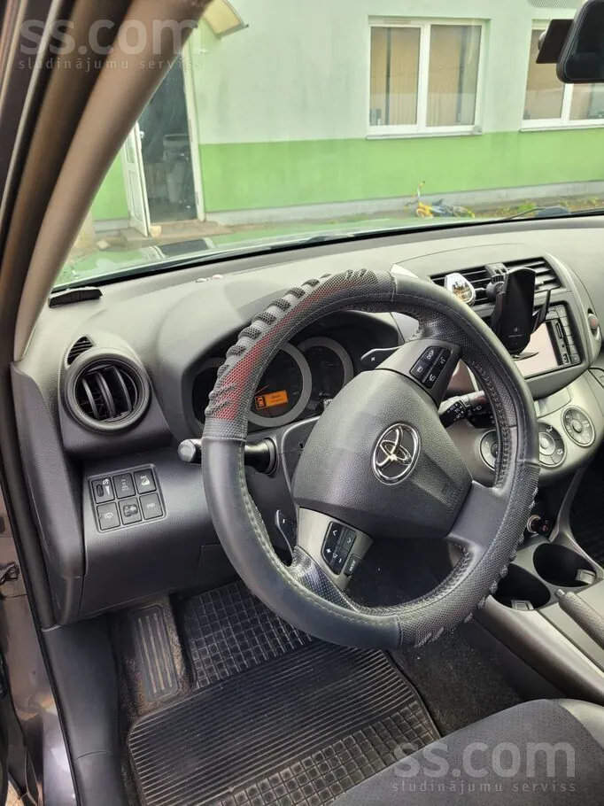 Toyota Rav4 2010 photo 4