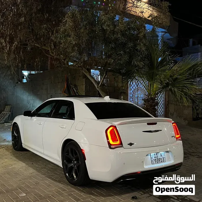 Chrysler 300 2017 photo 3
