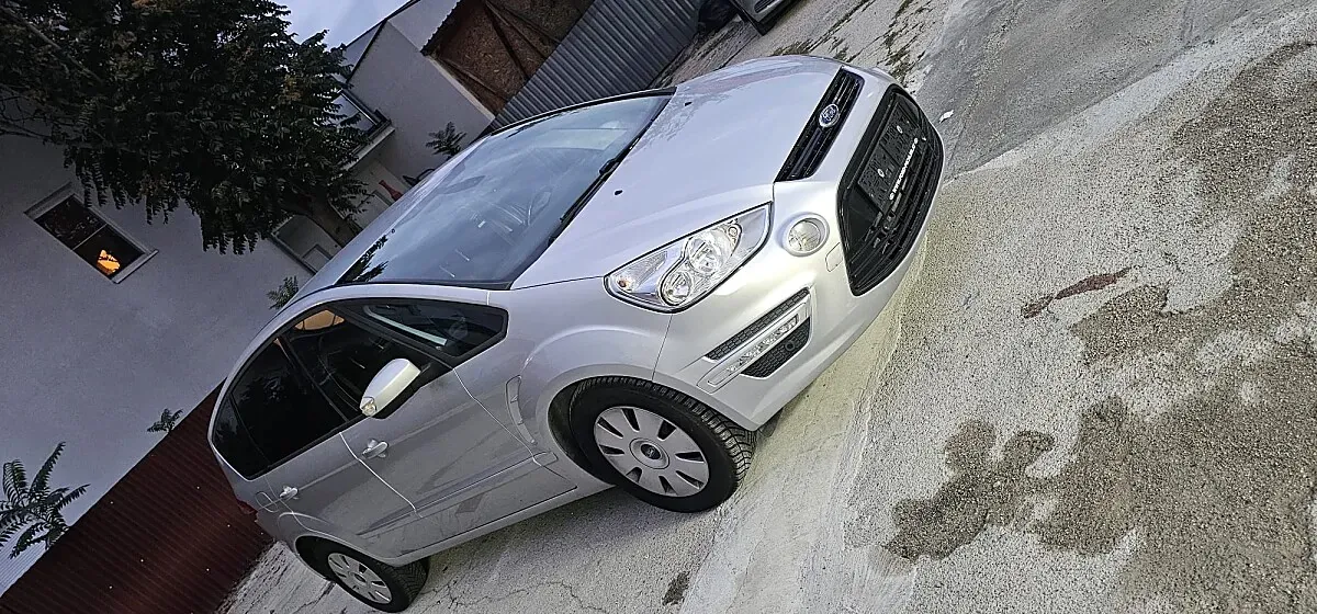Ford S-Max 2010 photo 2