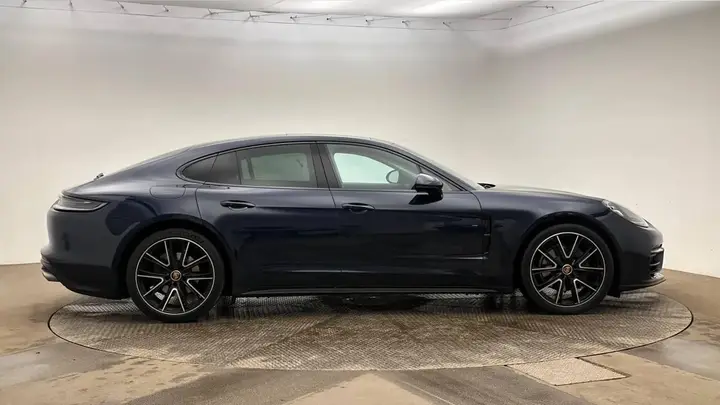Porsche Panamera 2022 photo 2