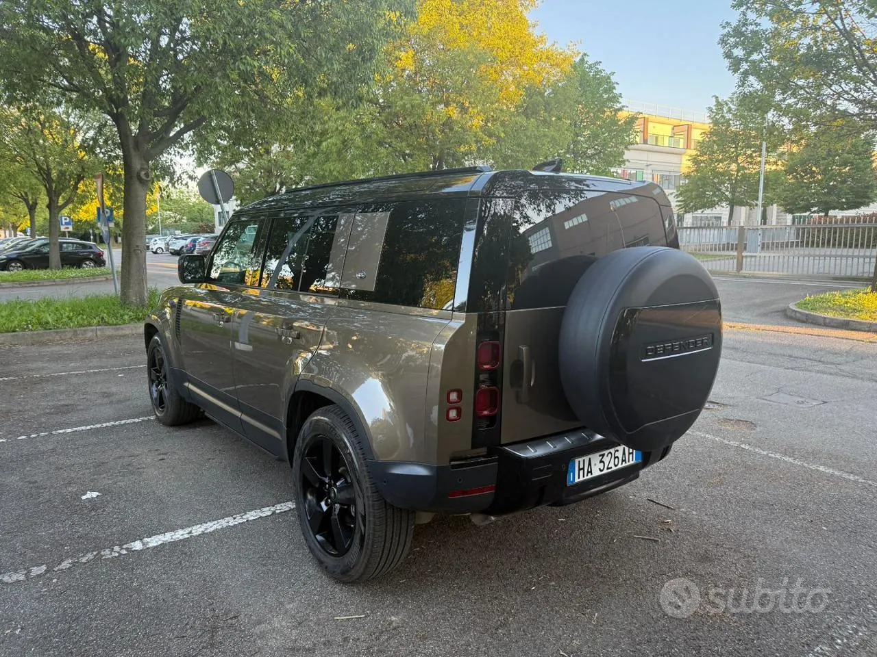 Land Rover Defender 2021 photo 5