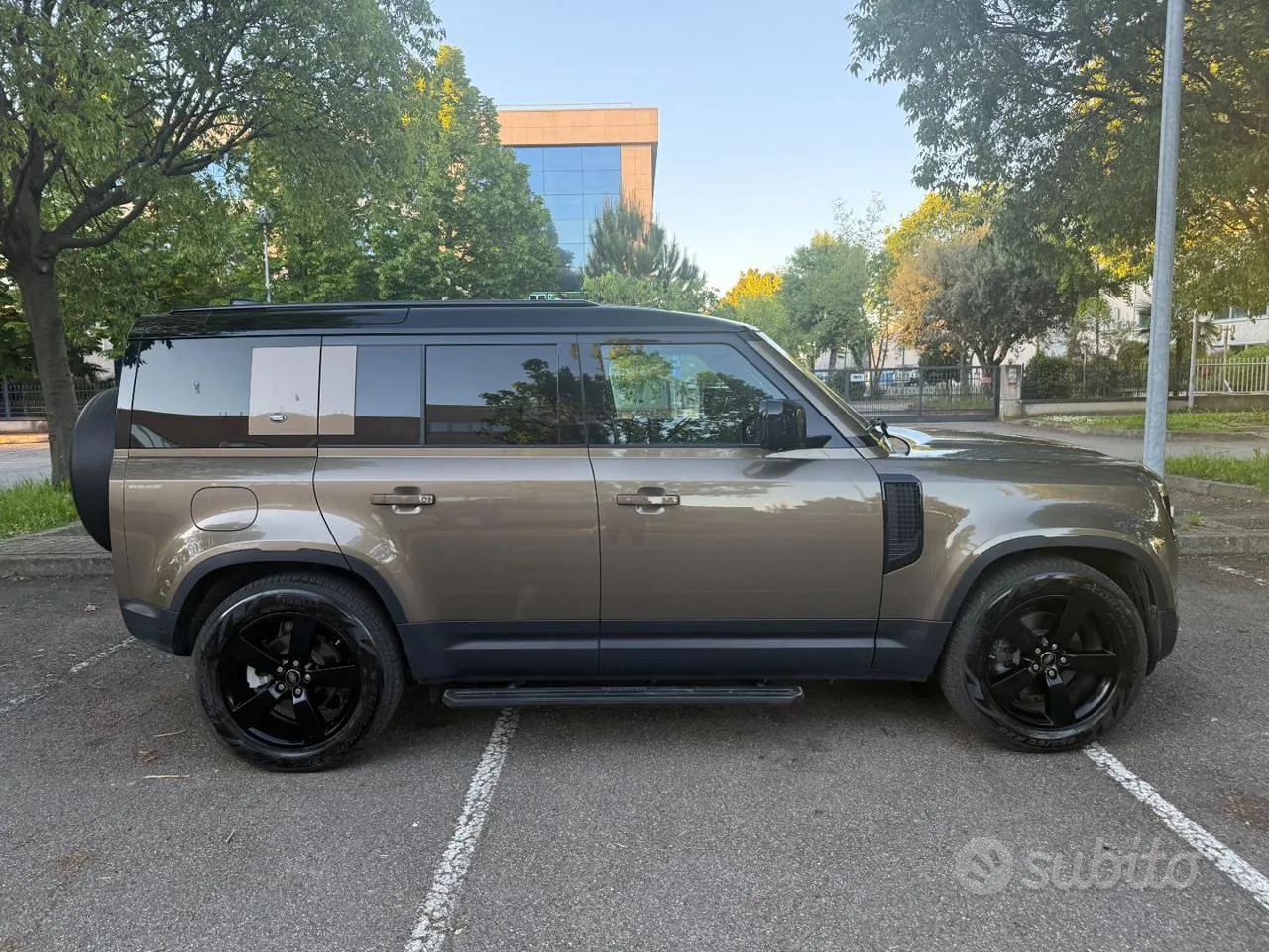 Land Rover Defender 2021 photo 4