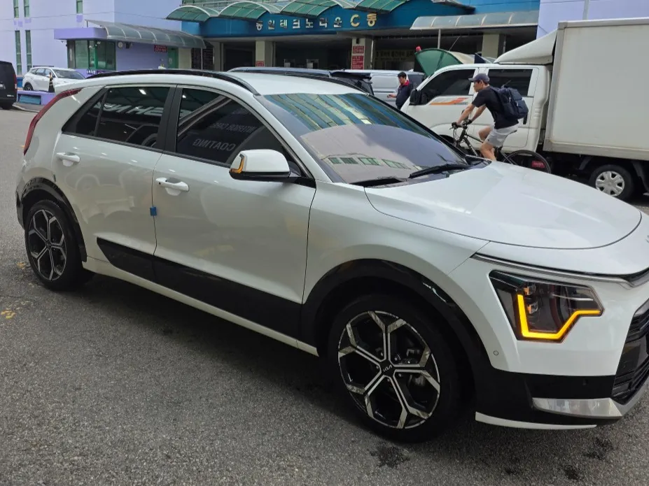 Kia Niro 2023 photo 2