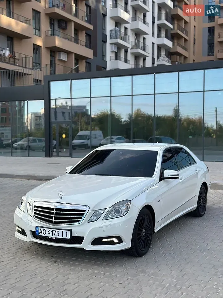 Mercedes-Benz E-Class 2009 photo 2