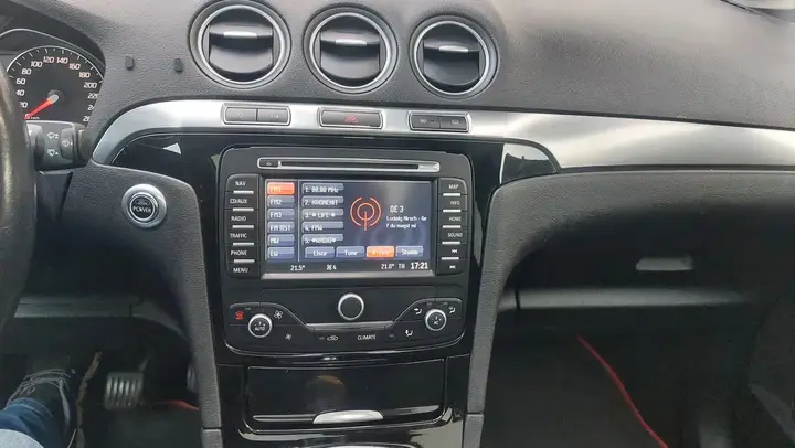 Ford S-Max 2012 photo 2