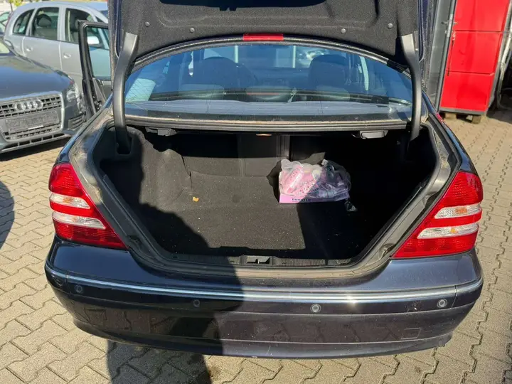 Mercedes-Benz C-Class 2006 photo 3