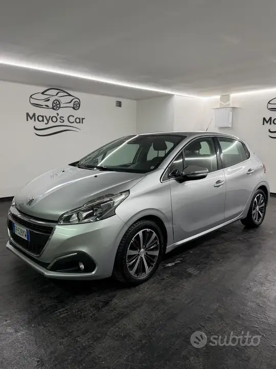 Peugeot 208 2018 photo 2