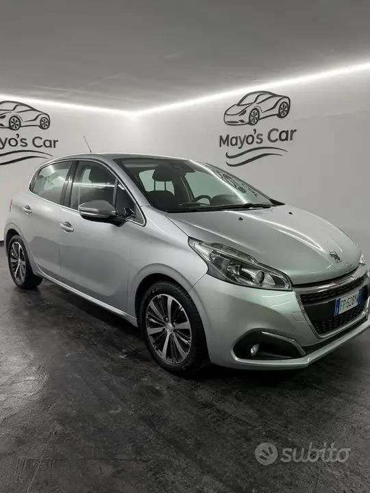 Peugeot 208 2018 photo 3