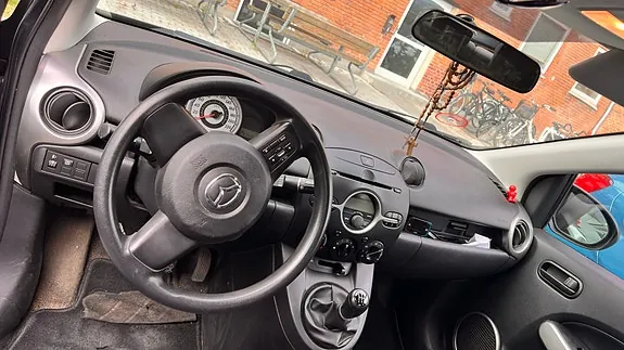 Mazda 2 2008 photo 4