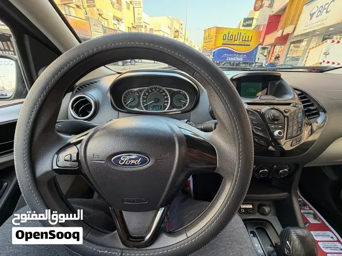 Ford Figo 2016 photo 2