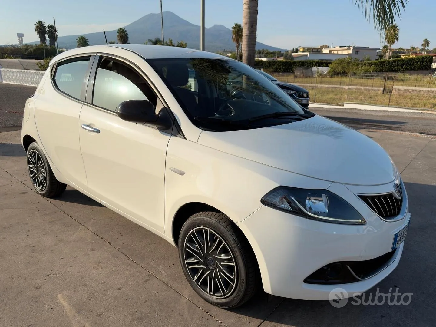 Lancia Ypsilon