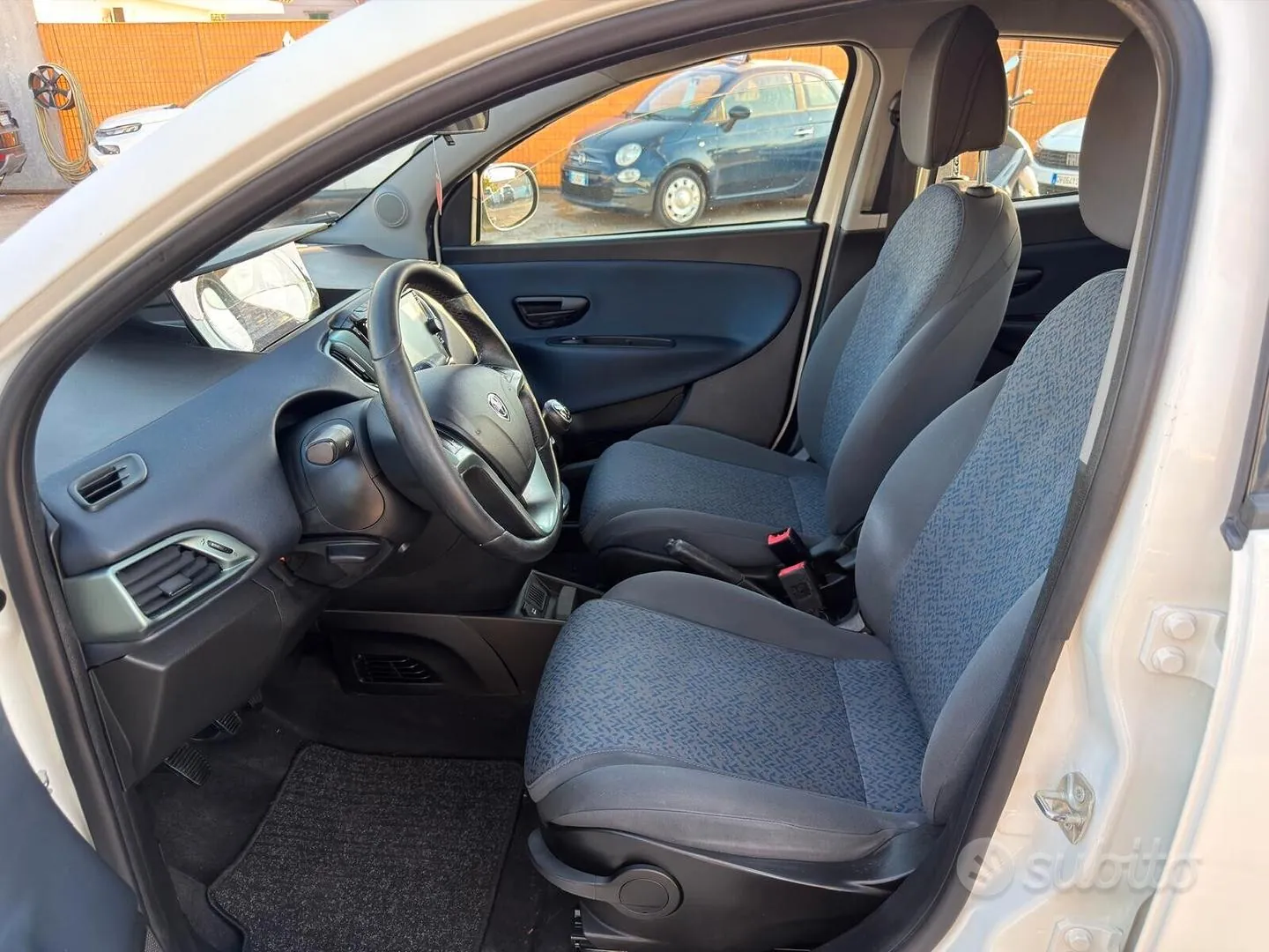 Lancia Ypsilon 2023 photo 2