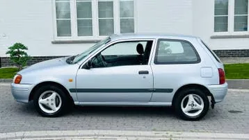 Toyota Starlet 1998 photo 2