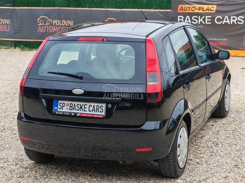 Ford Fiesta 2004 photo 4