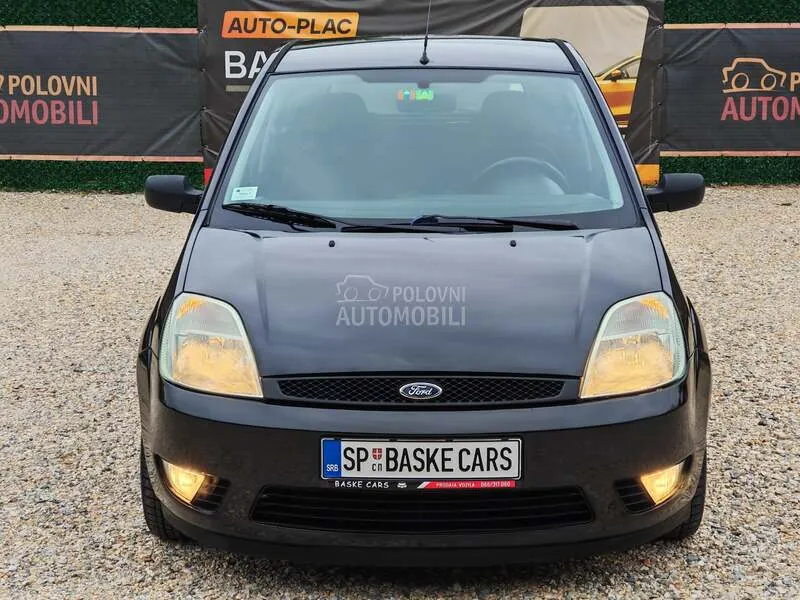 Ford Fiesta 2004 photo 2