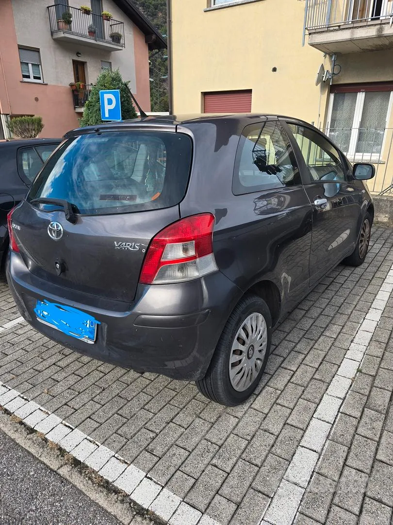 Toyota Yaris 2010 photo 4