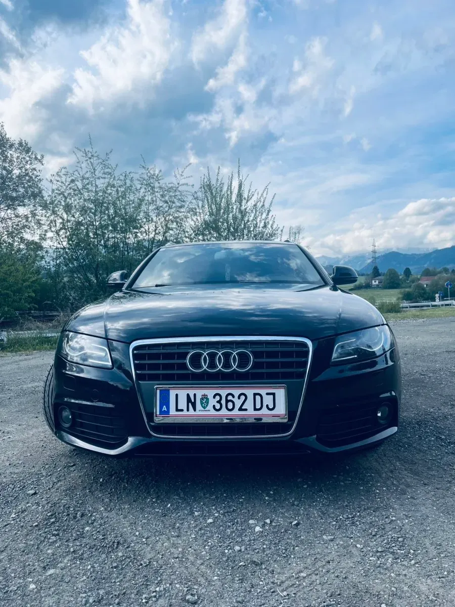 Audi A4 2009 photo 2