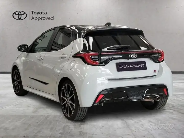 Toyota Yaris 2023 photo 4
