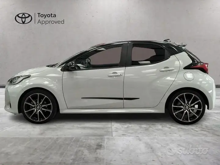 Toyota Yaris 2023 photo 3