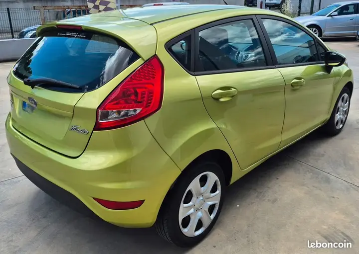 Ford Fiesta 2010 photo 3