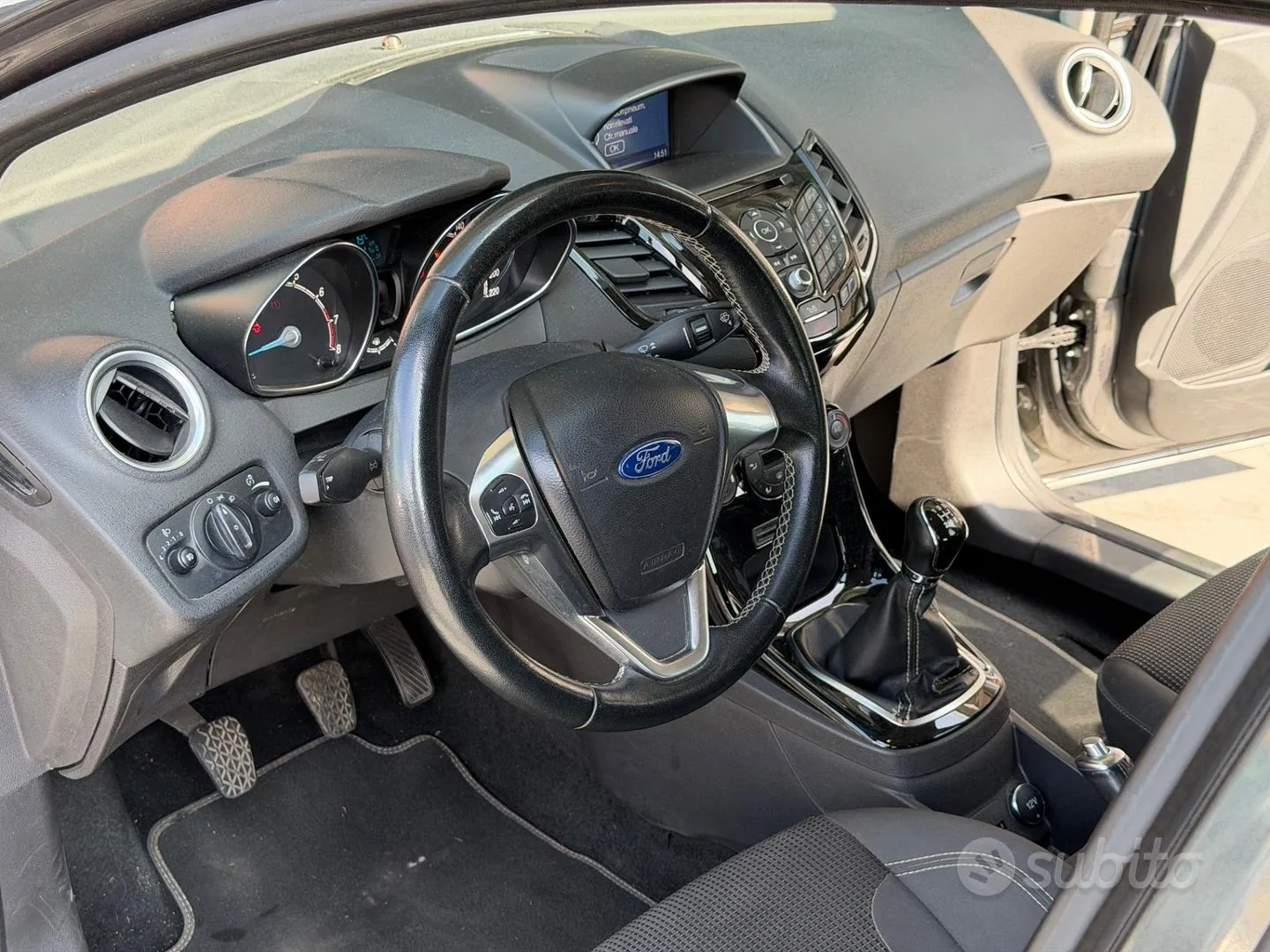 Ford Fiesta 2015 photo 5