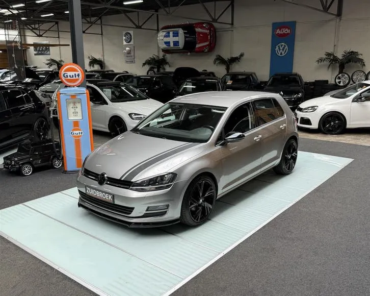Volkswagen Golf 2012 photo 3