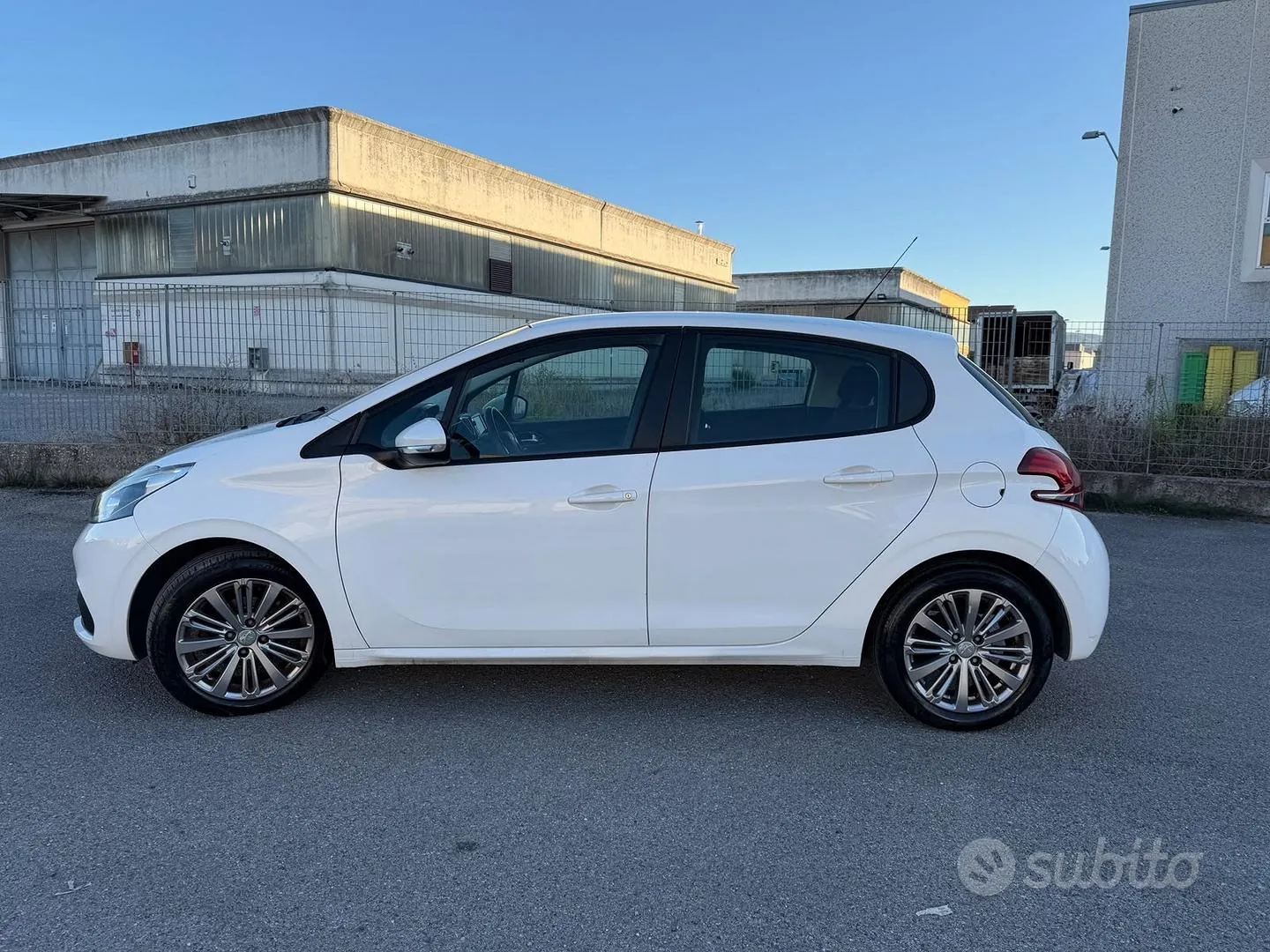 Peugeot 208 2016 photo 4