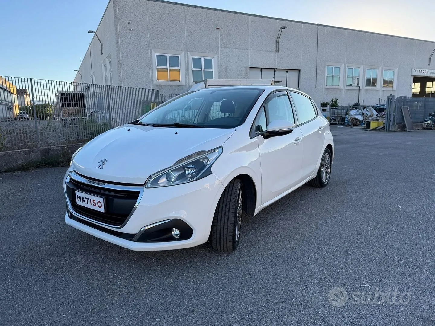 Peugeot 208 2016 photo 3