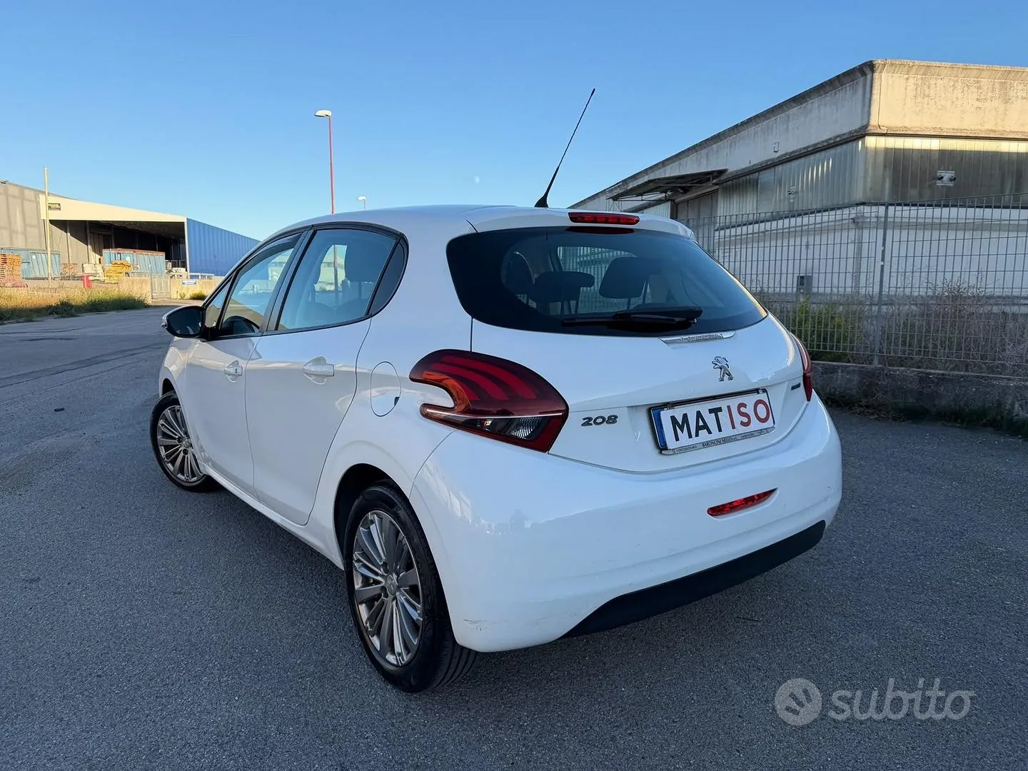 Peugeot 208 2016 photo 5