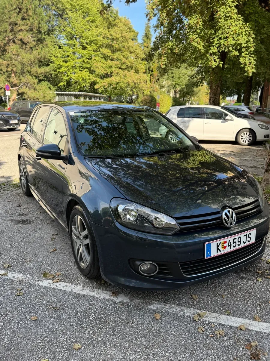 Volkswagen Golf 2011 photo 2