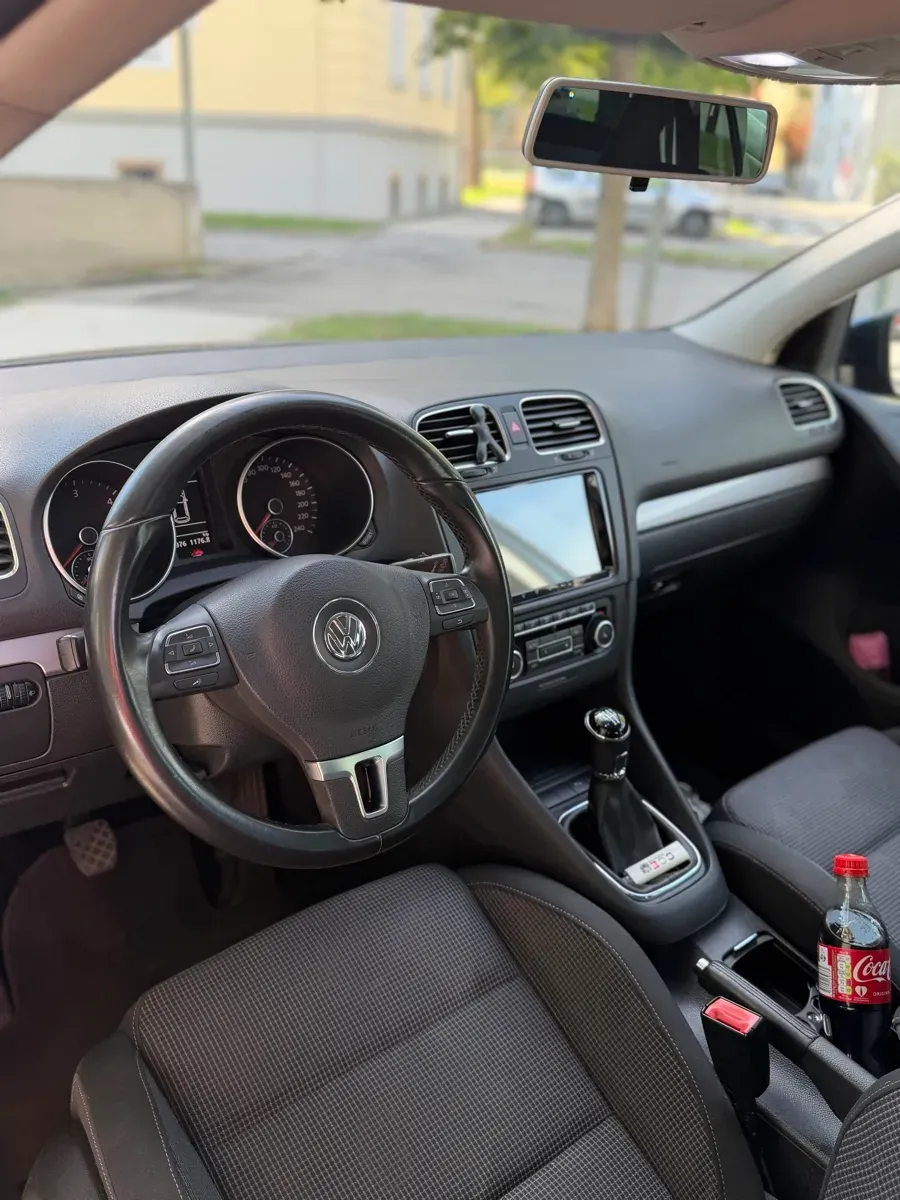 Volkswagen Golf 2011 photo 3