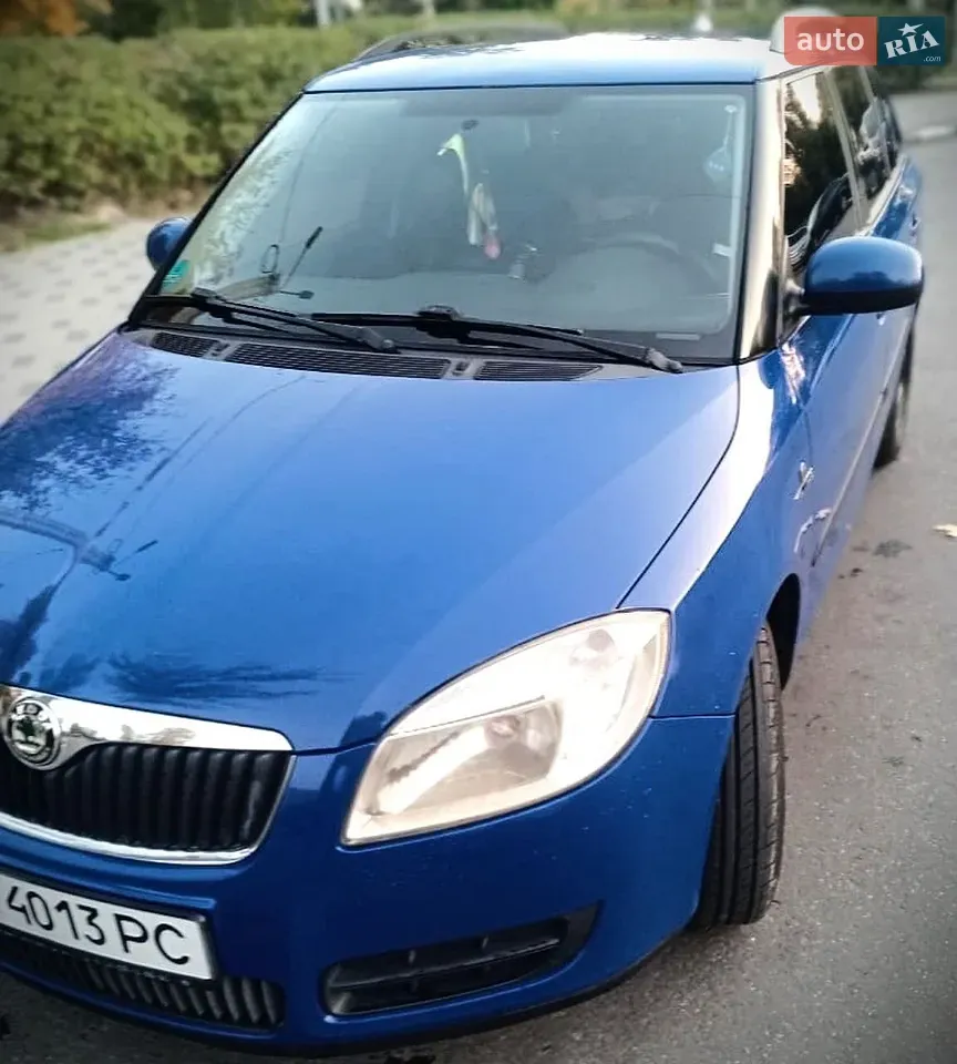 Skoda Fabia 2009 photo 3