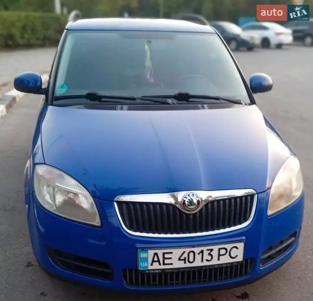 Skoda Fabia 2009 photo 2