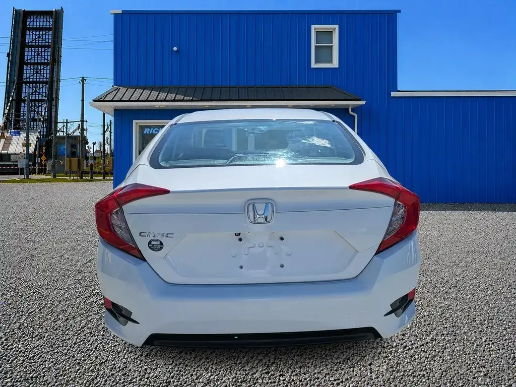 Honda Civic 2018 photo 4