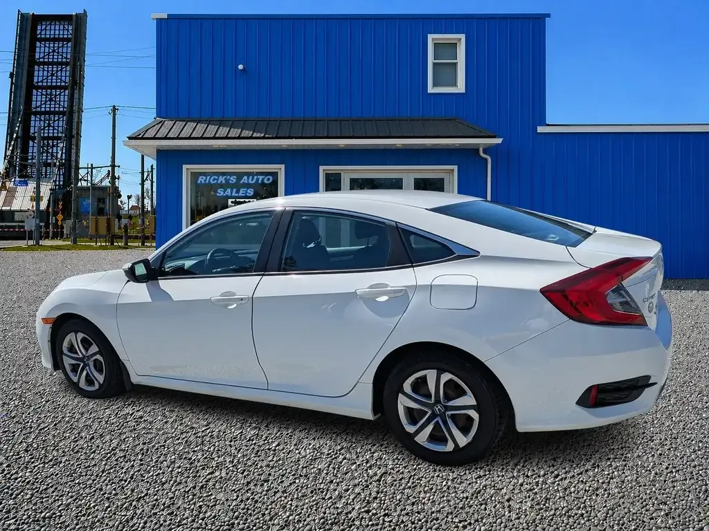 Honda Civic 2018 photo 3