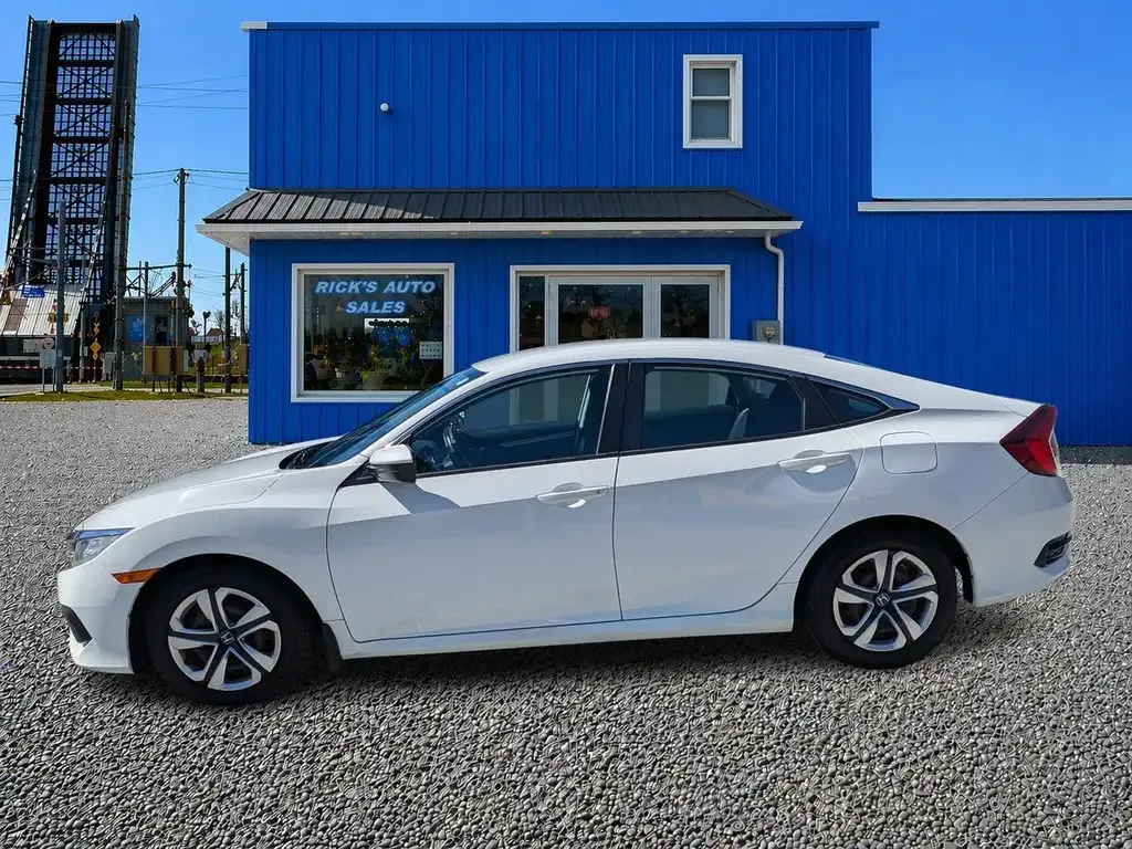 Honda Civic 2018 photo 2