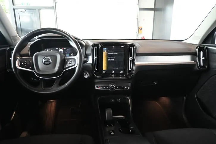 Volvo Xc40 2022 photo 2