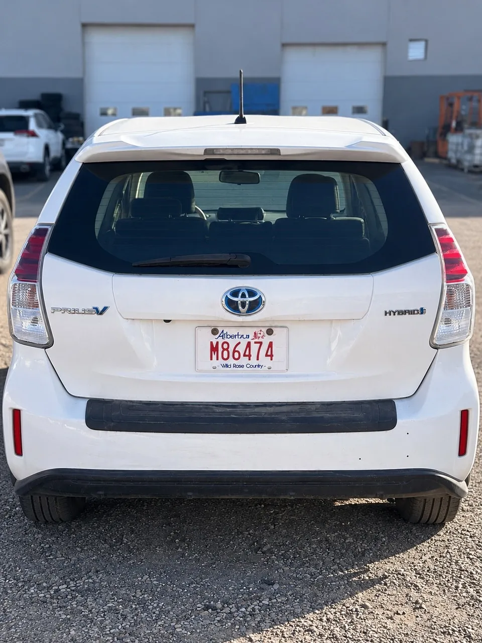 Toyota Prius V 2018 photo 3