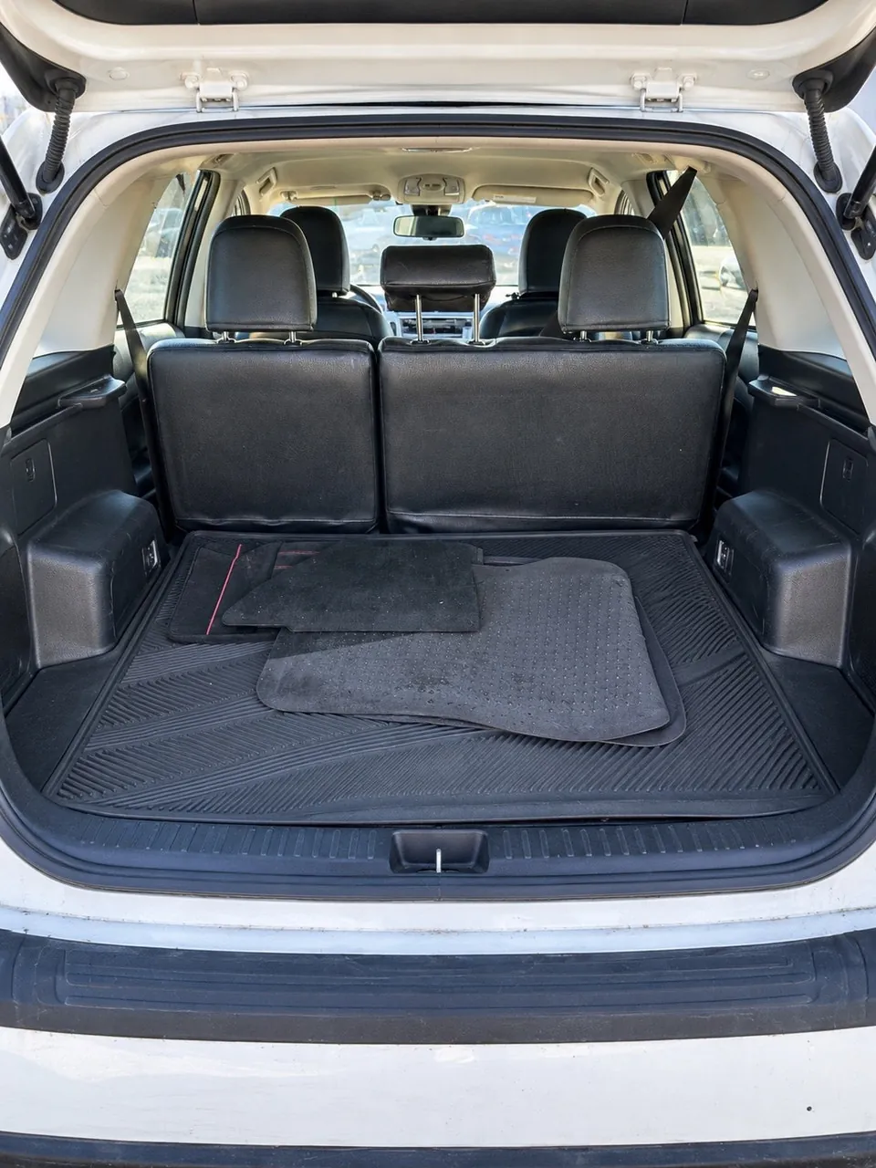 Toyota Prius V 2018 photo 4