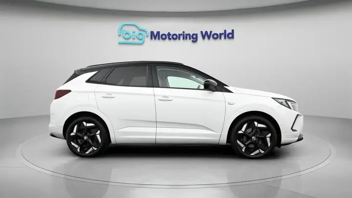 Vauxhall Grandland 2023 photo 5
