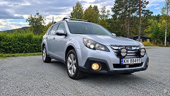 Subaru Outback 2013 photo 2
