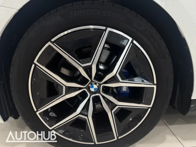 BMW 5 Series 2025 photo 5