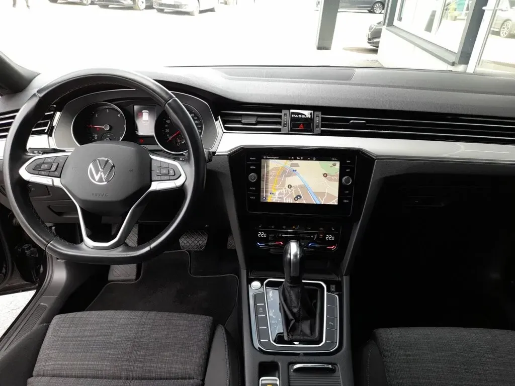 Volkswagen Passat 2021 photo 3