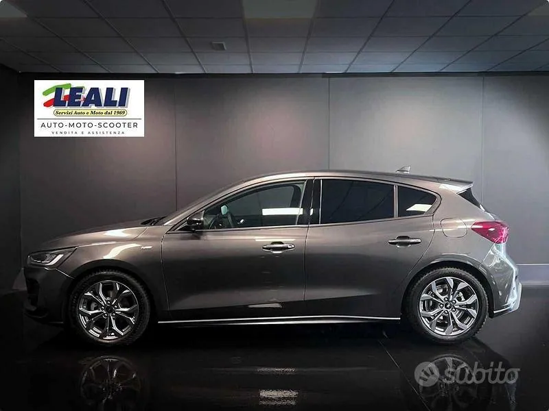 Ford Focus 2024 photo 2