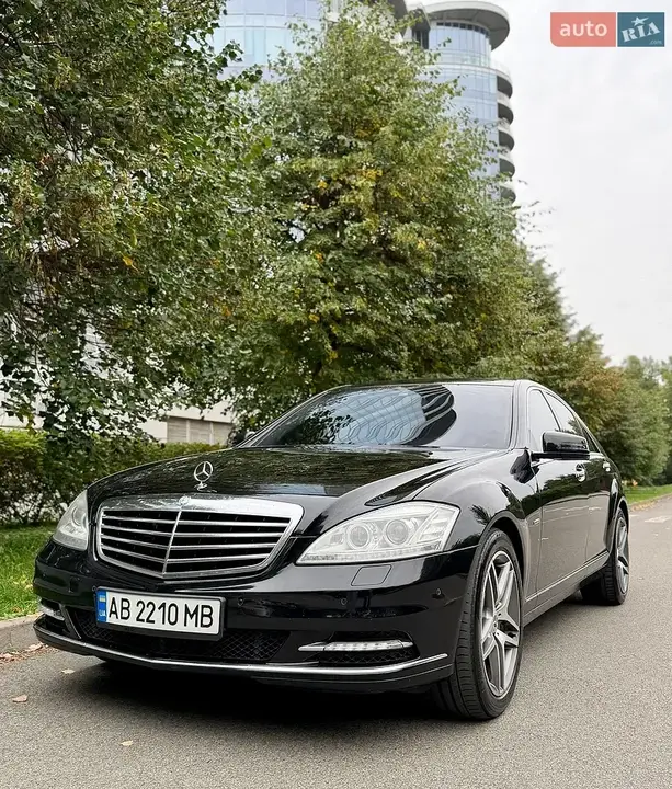 Mercedes-Benz S-Class 2010 photo 2