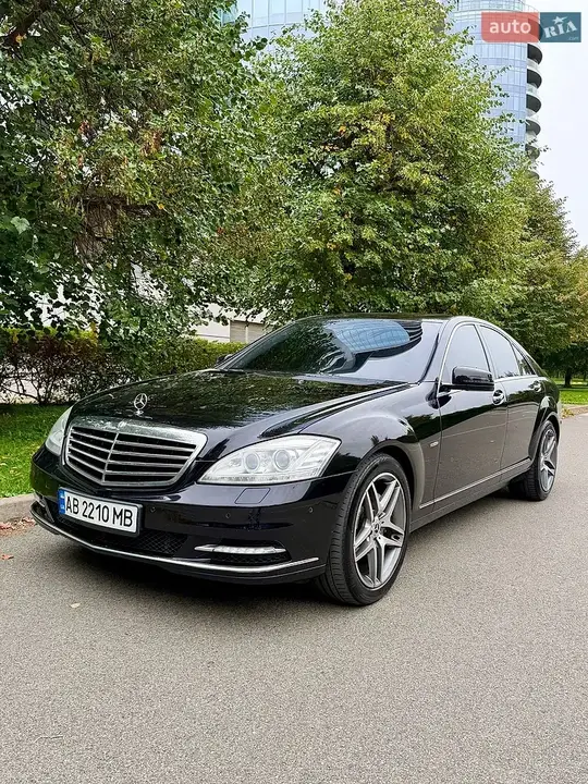 Mercedes-Benz S-Class