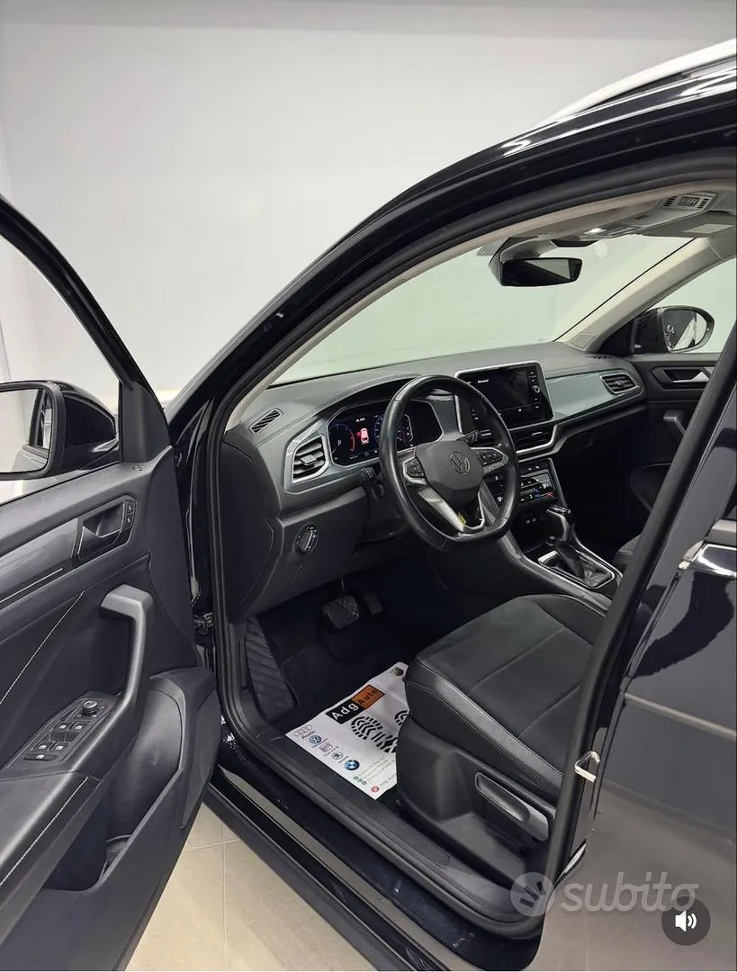 Volkswagen T-Roc 2022 photo 3