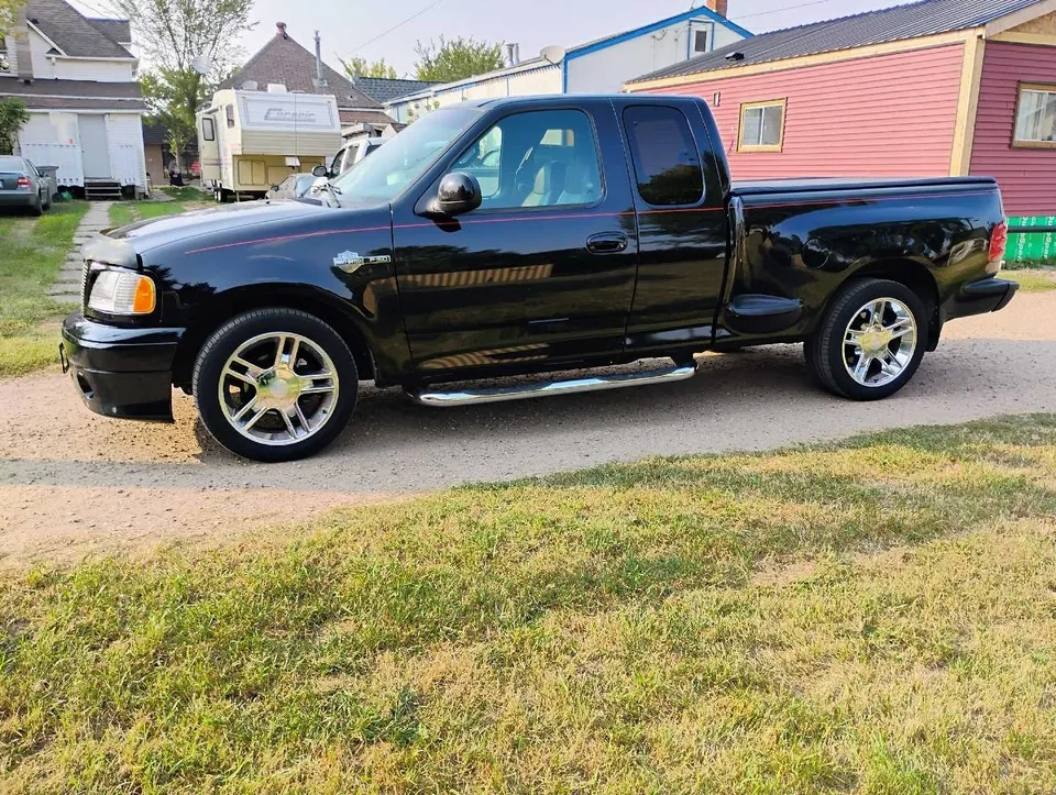 Ford F-150 2000 photo 2