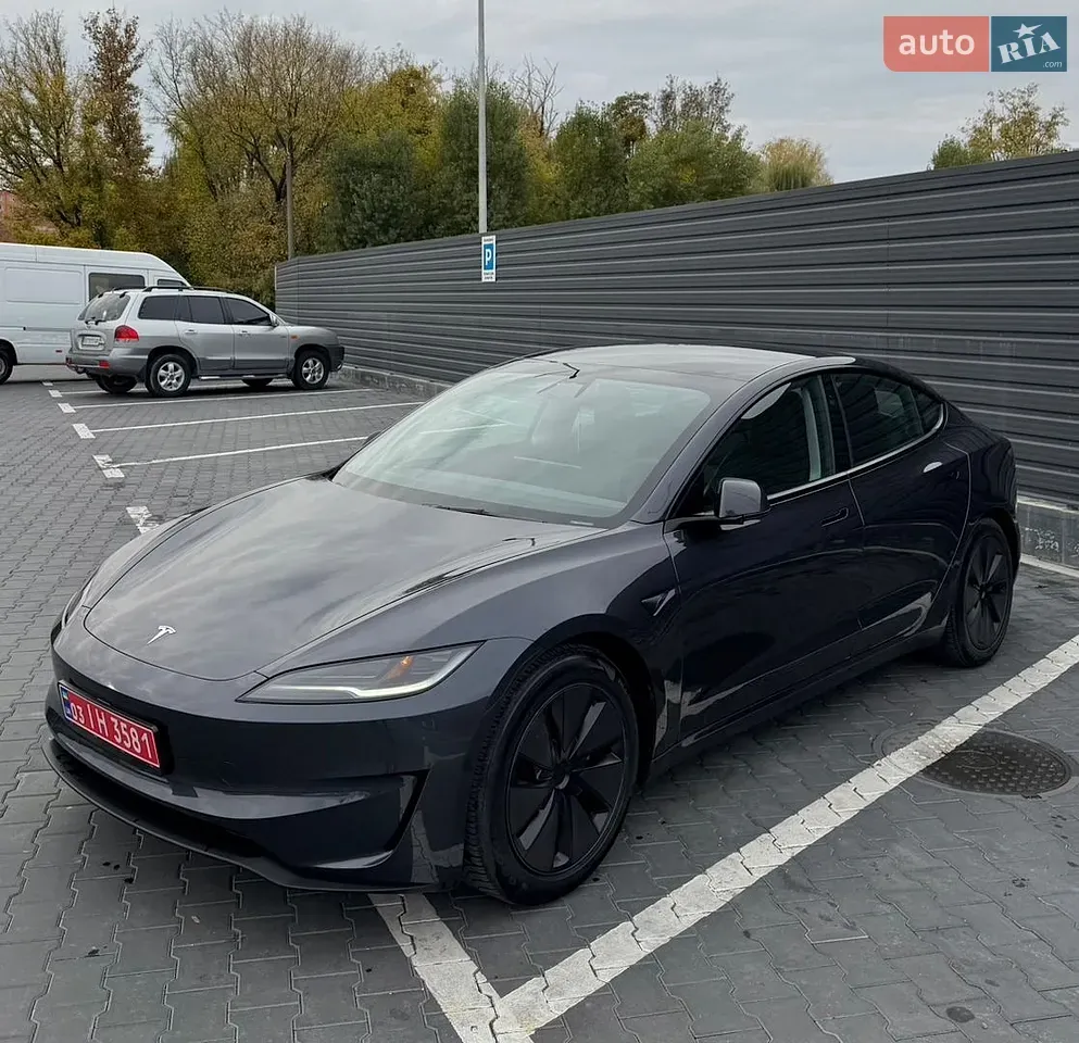 Tesla Model 3 2024 photo 3