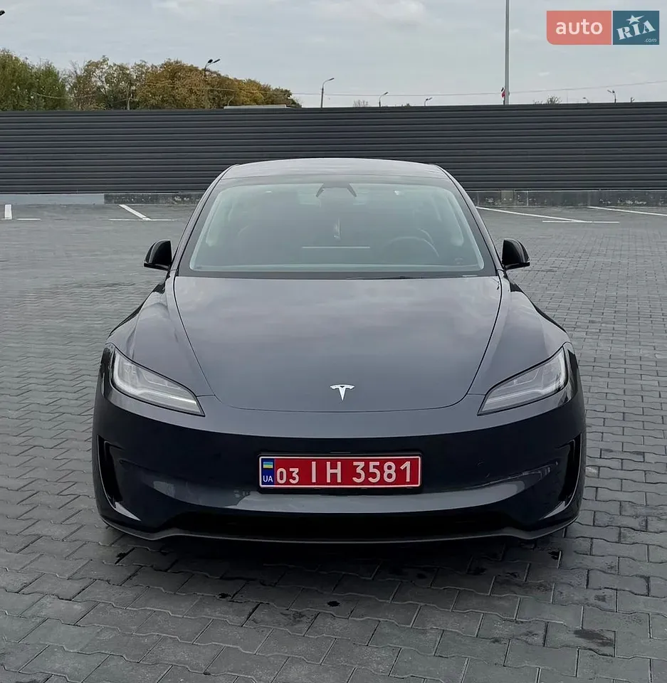 Tesla Model 3 2024 photo 2